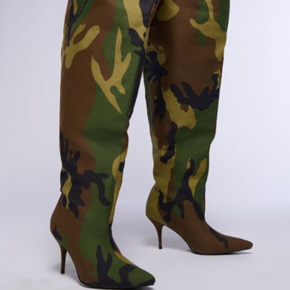 AZALEA WANG " COMBAT EVOLVED "  BUCKET BOOT IN BLACK( BRAND NEW !!!! - Picture 1 of 6